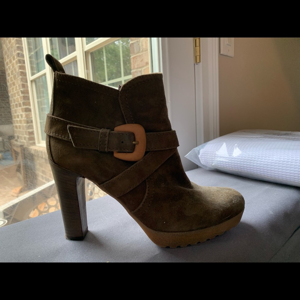 Boots Size 9